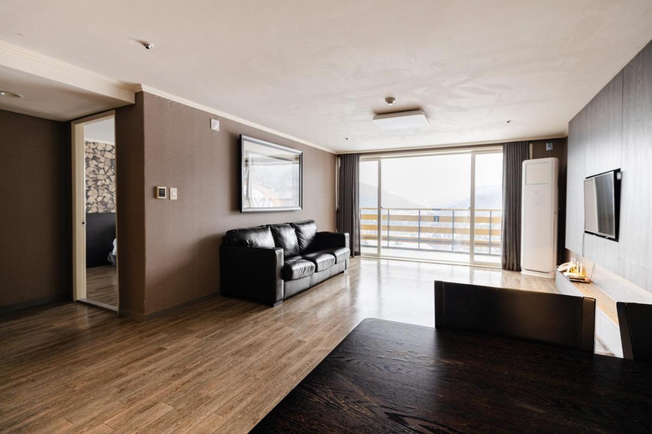 Bears Town Hotel Pocheon Exterior photo
